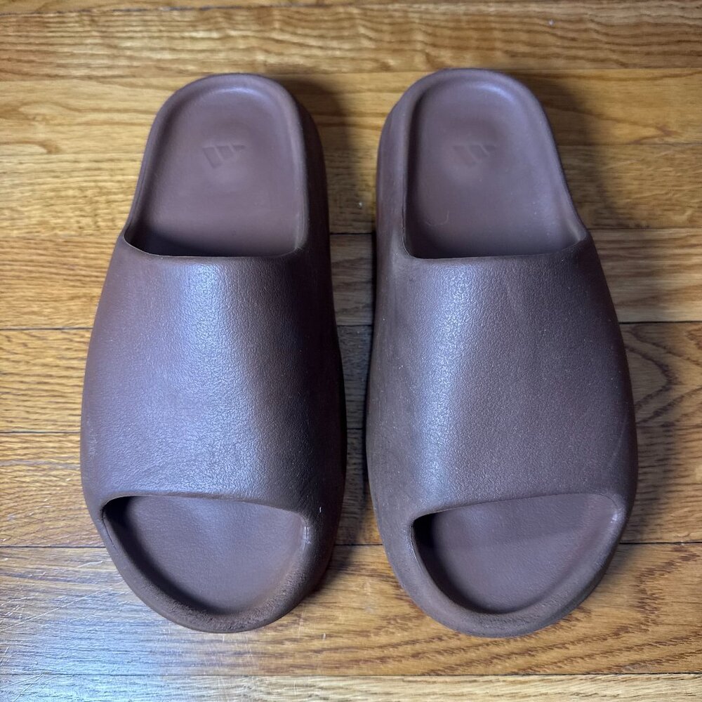 Genuine Yeezy Slides/Slip-on Sandals in Flax (Brown), Men's Size 10